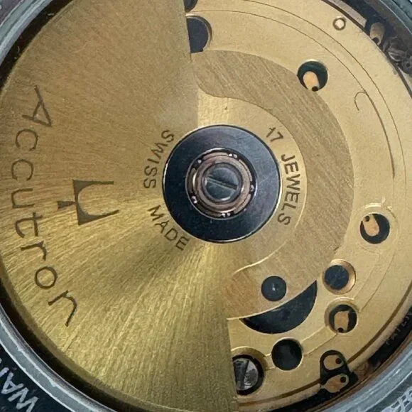 Vintage Bulova Man’s Accutron AccuQuartz 17 Jewel Self Winding Watch T9 - Picture 5 of 9